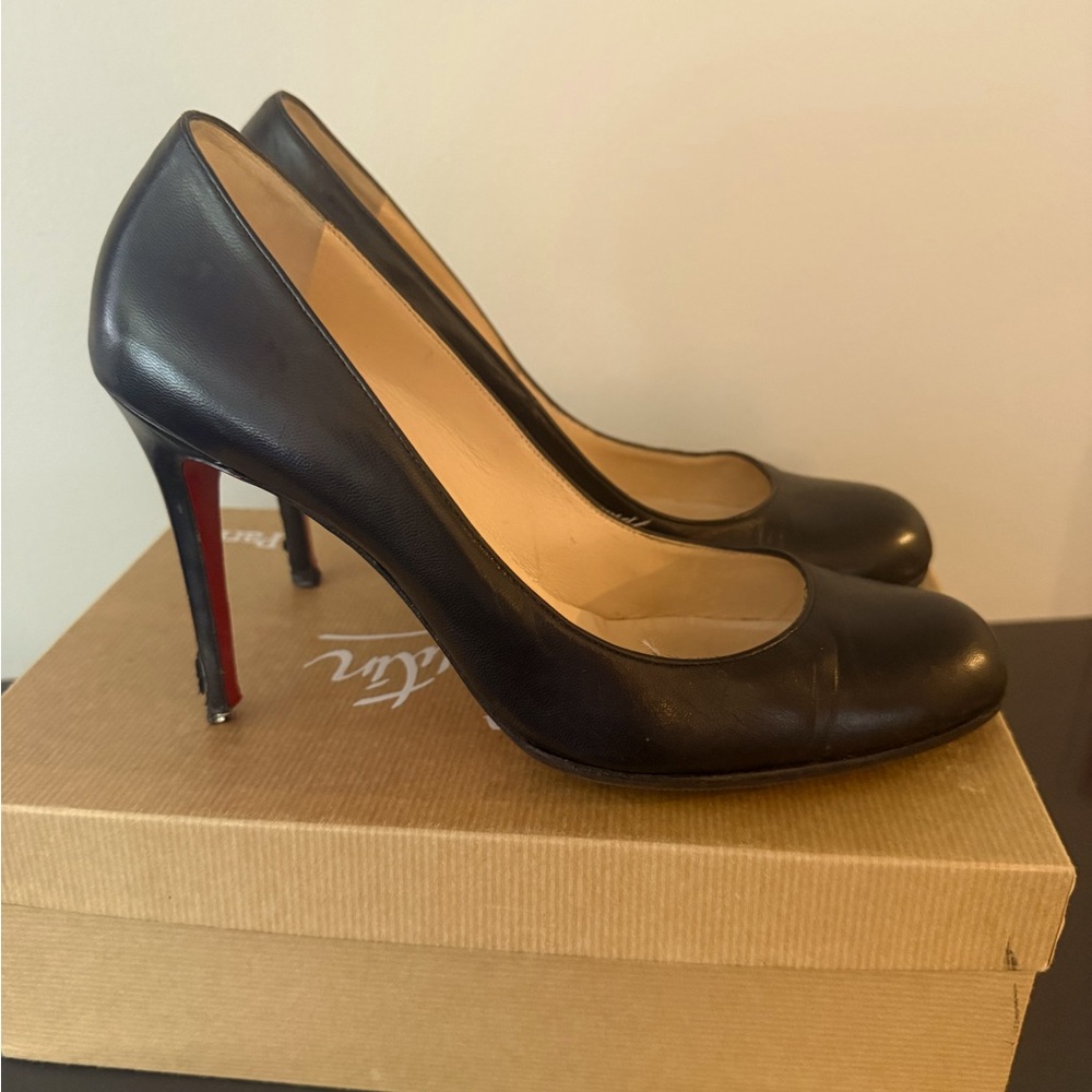 Christian Louboutin Black Simple Pump 100 size 40